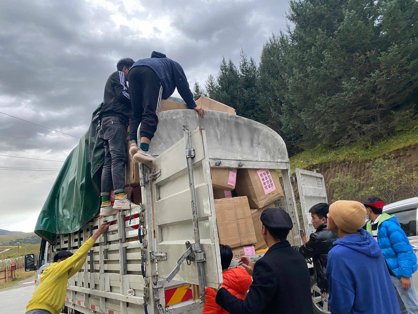 开云手机网页版登录入口-开云online(中国)公益回顾丨家国同欢月同圆 温暖满载甘孜州(图5)